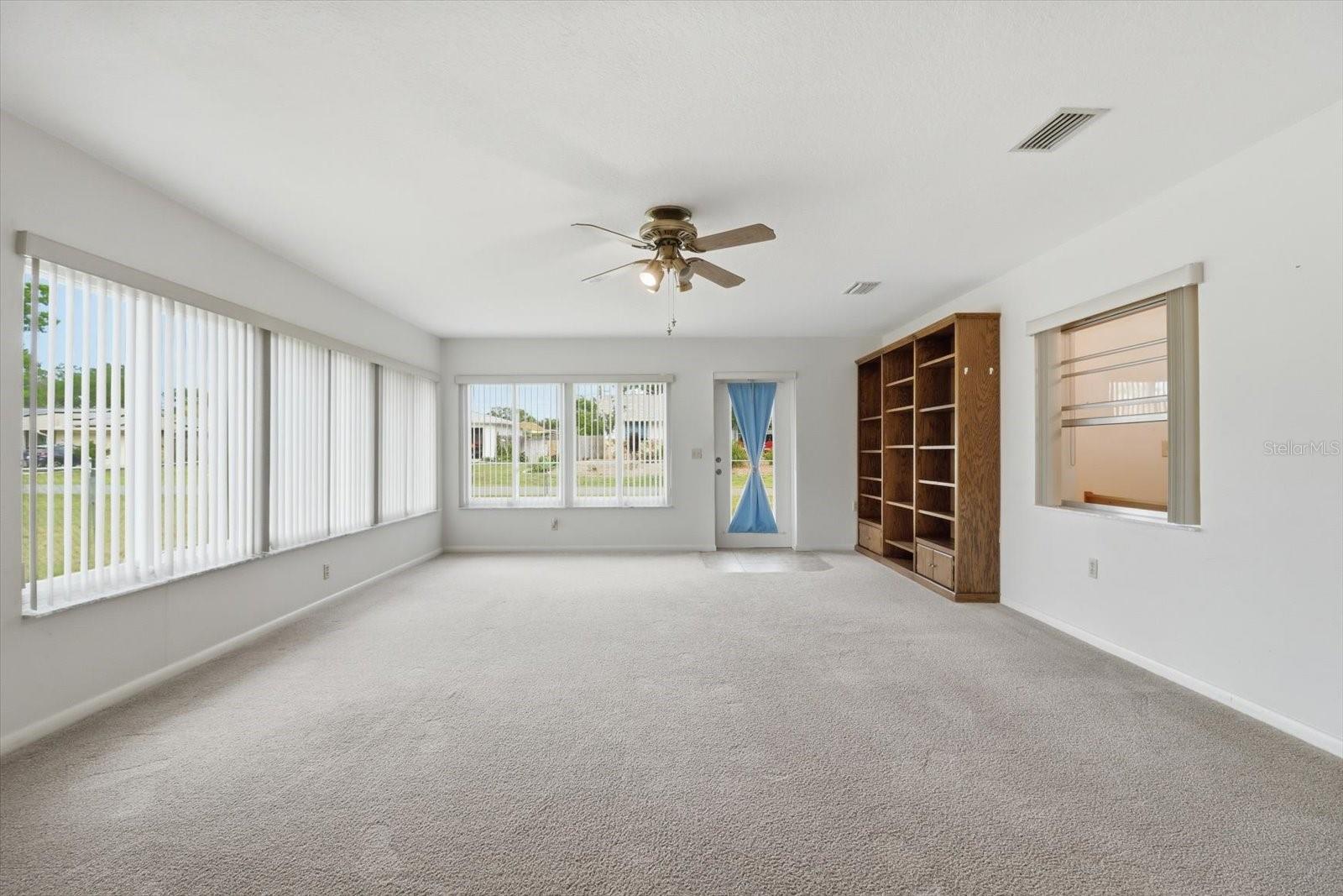 Image 21 of 43 For 42 Truman Boulevard