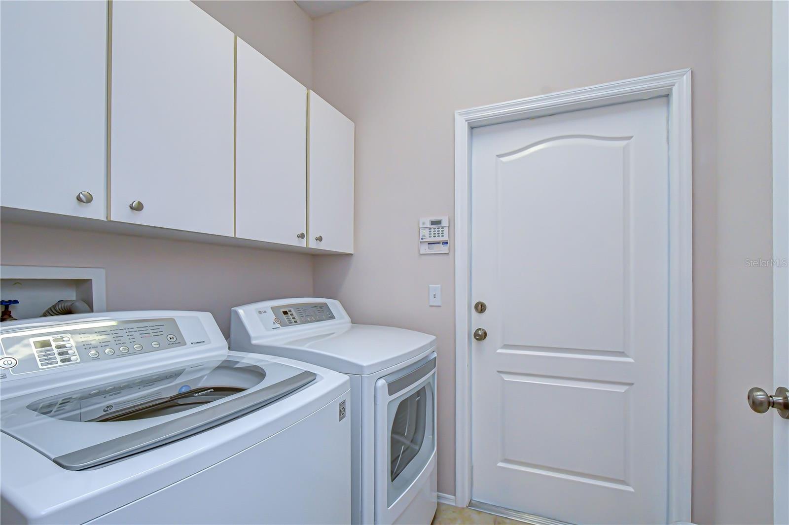 Image 33 of 44 For 9815 Gingerwood Drive