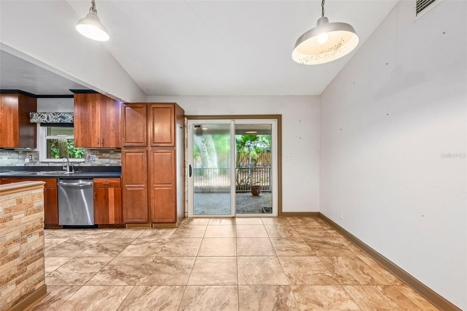 Image 11 of 29 For 255 Salerno Road