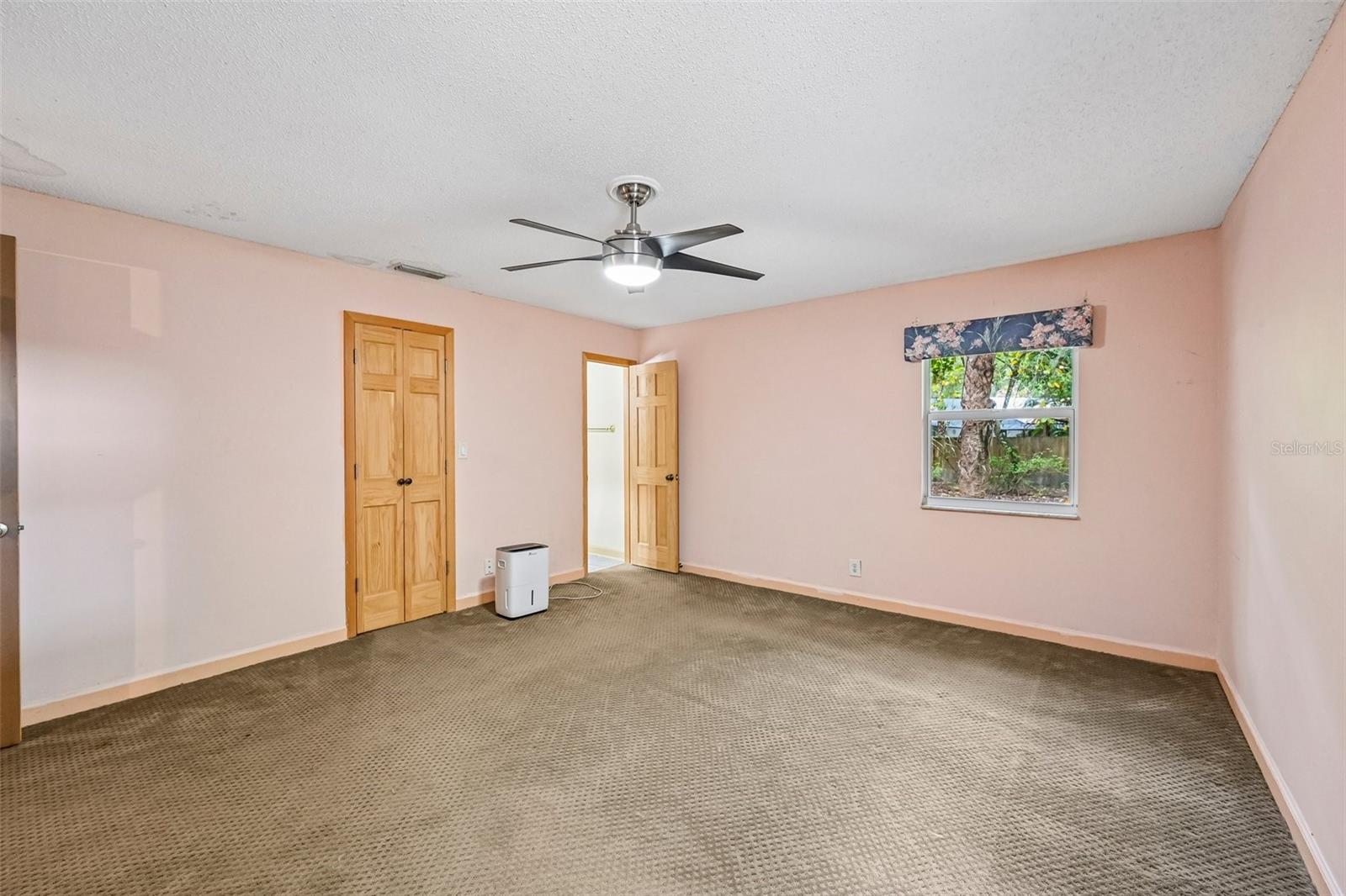 Image 22 of 29 For 255 Salerno Road