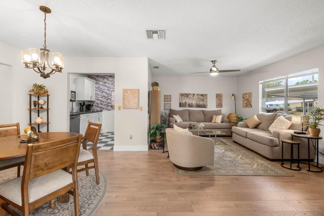 Image 6 of 55 For 330 Gloucester Boulevard