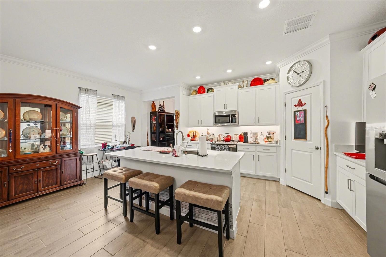 Image 12 of 46 For 10395 Banyan Breeze Boulevard