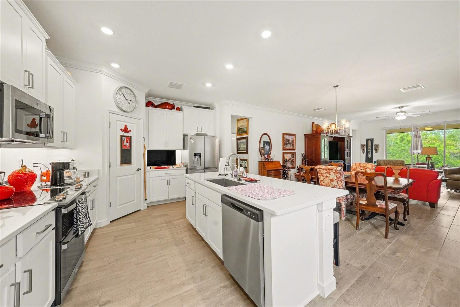 Image 13 of 46 For 10395 Banyan Breeze Boulevard