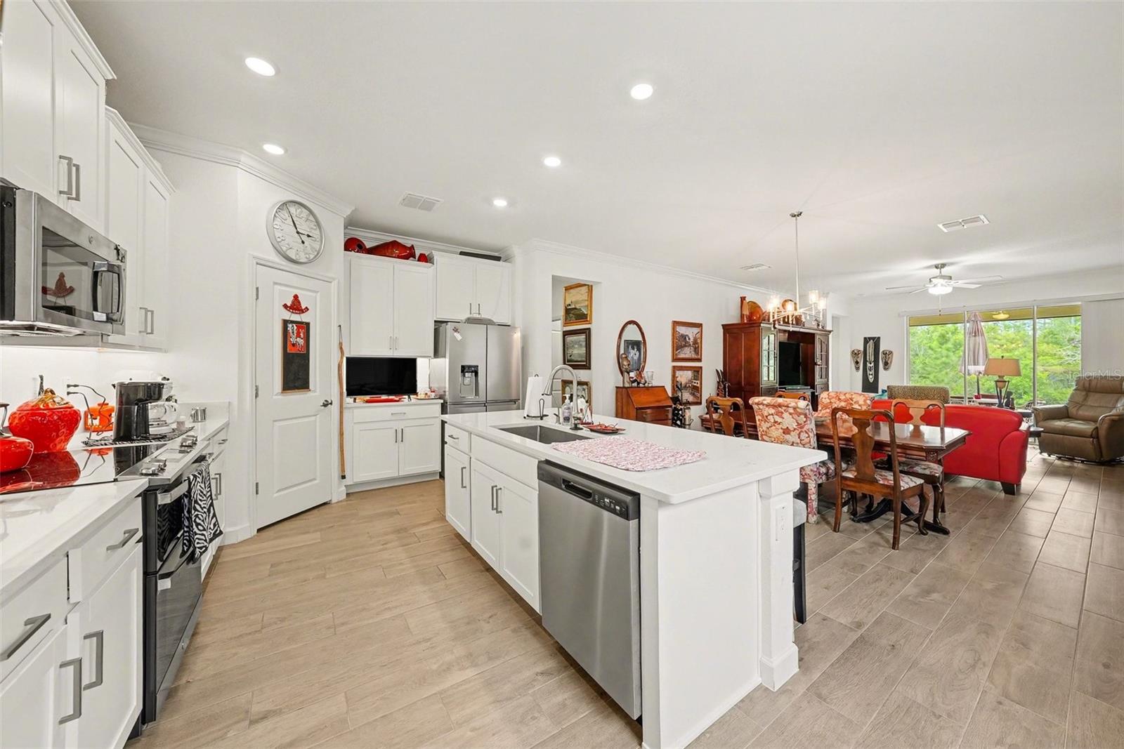 Image 15 of 46 For 10395 Banyan Breeze Boulevard