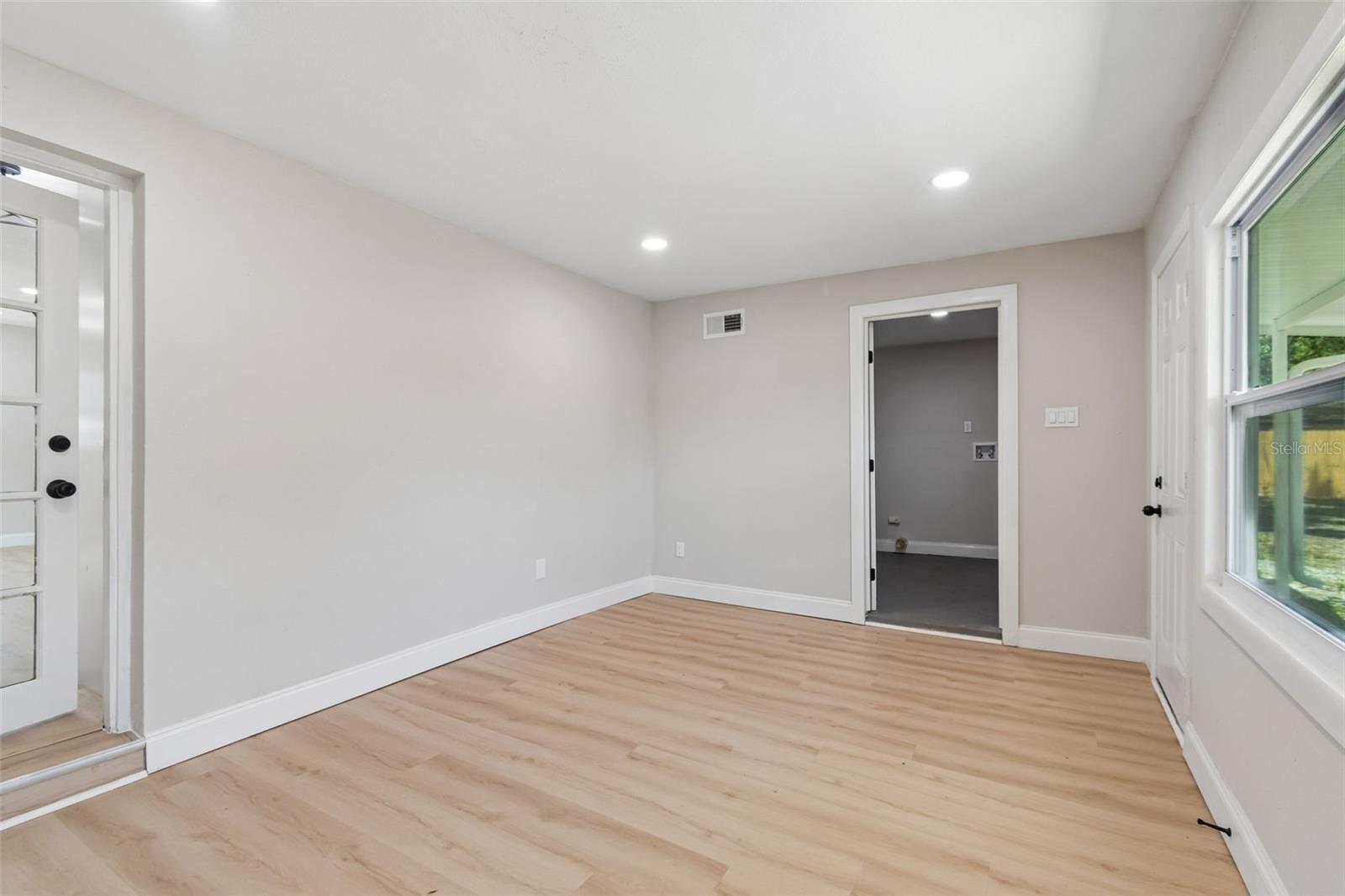 Image 21 of 62 For 4221 Empire Place