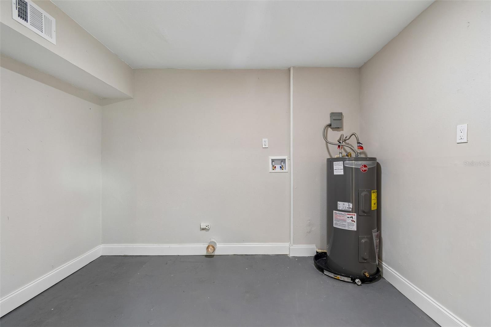 Image 40 of 62 For 4221 Empire Place