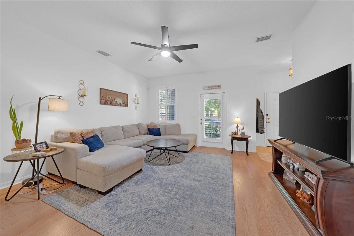Image 4 of 26 For 9512 West Park Village Drive 107