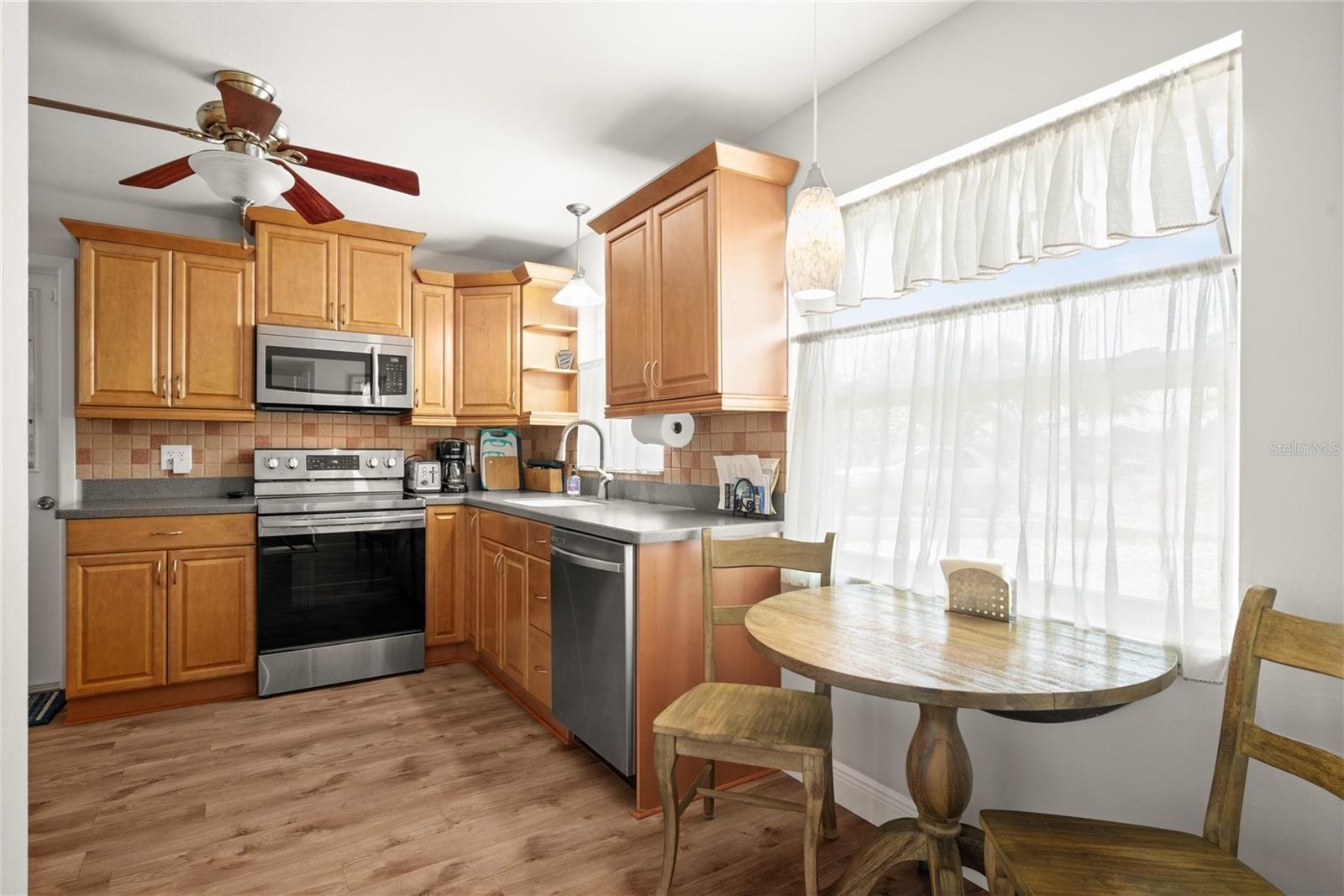 Image 5 of 21 For 10297 Hetrick Circle E