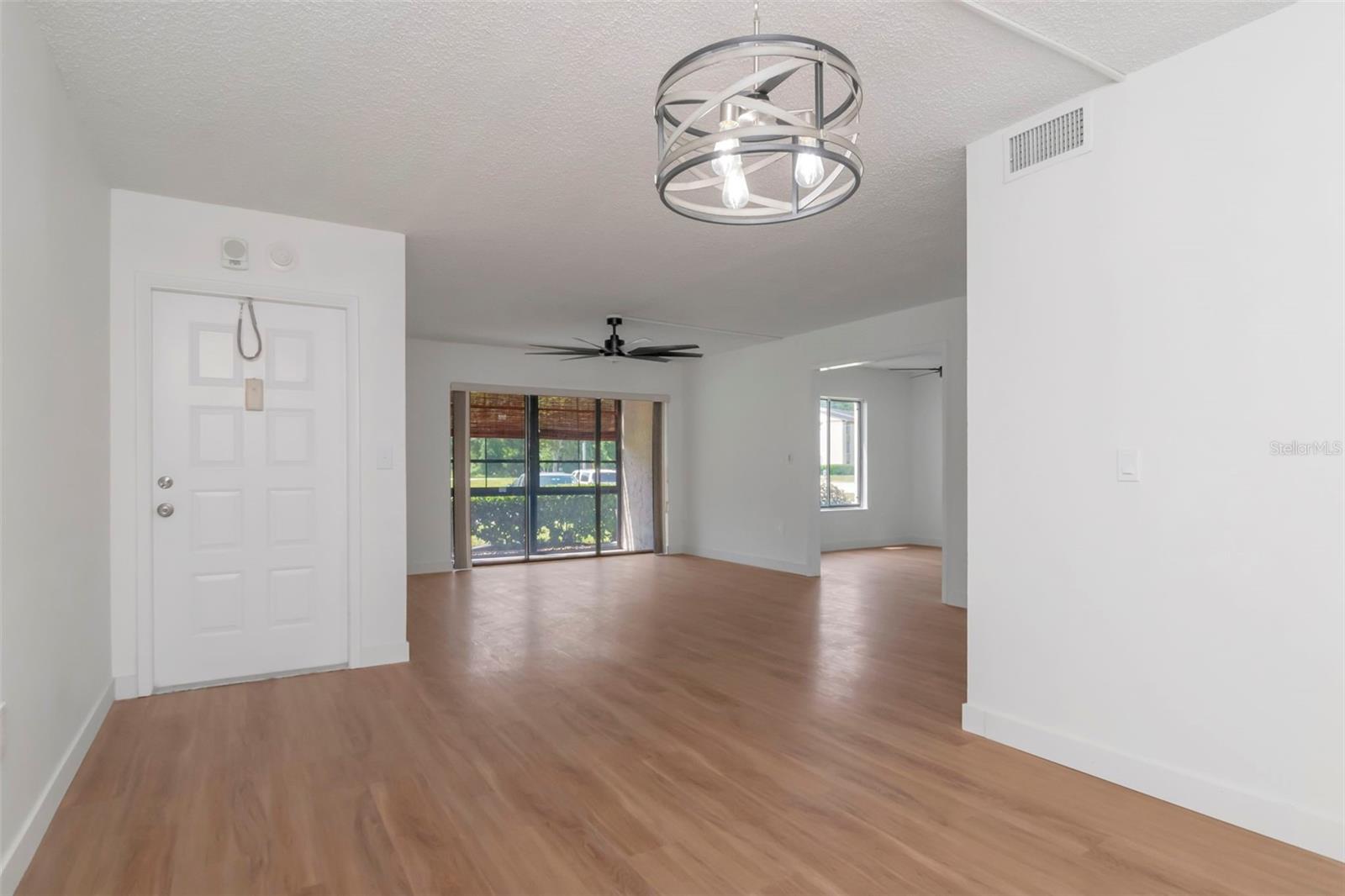 Image 4 of 40 For 3211 Lake Pine Way E A1