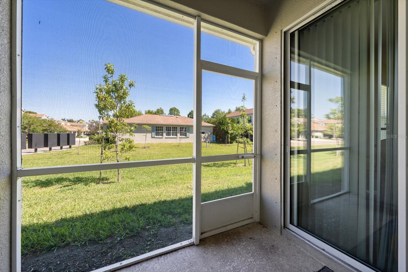 Listing photo id 9 for 5299 Neil Drive