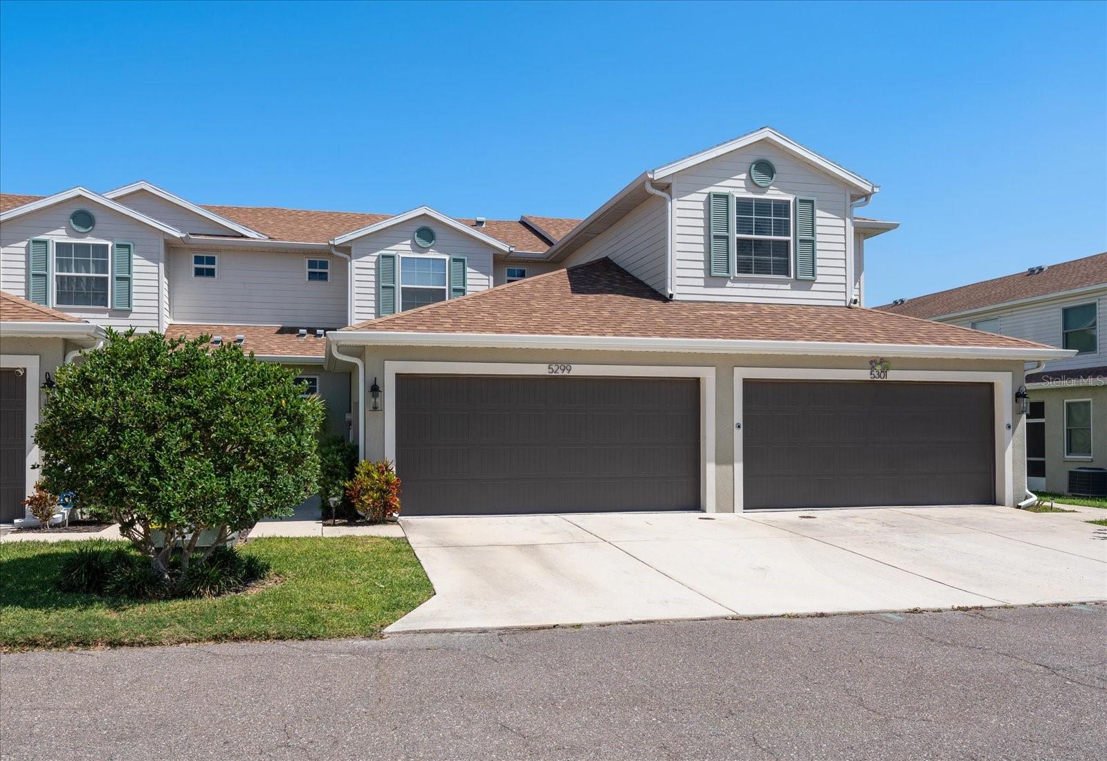 Listing photo id 0 for 5299 Neil Drive