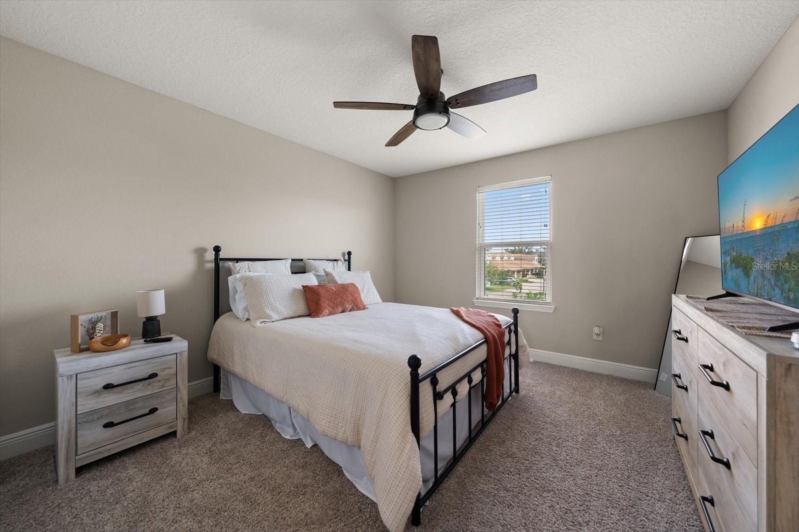 Listing photo id 18 for 5299 Neil Drive