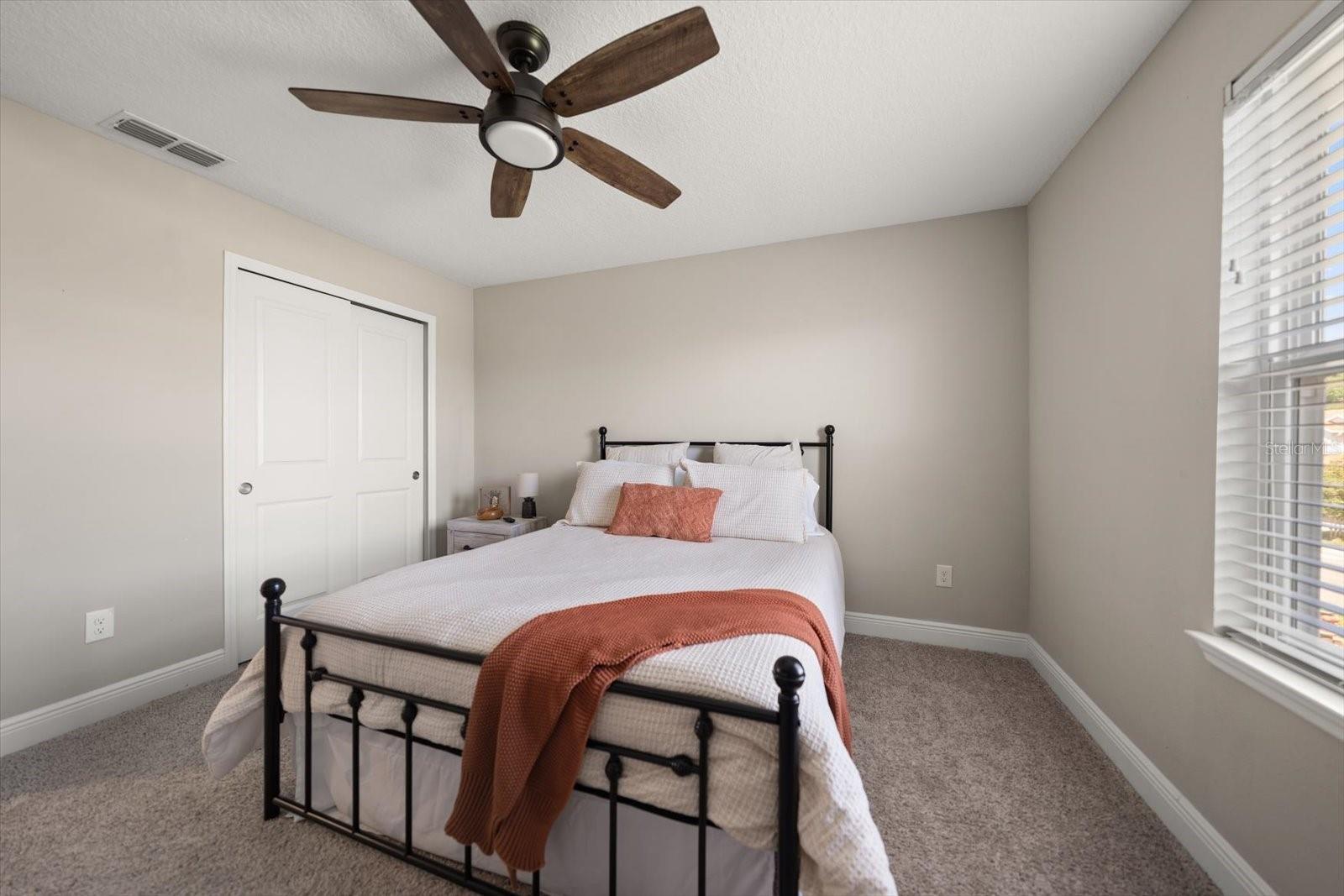 Listing photo id 21 for 5299 Neil Drive
