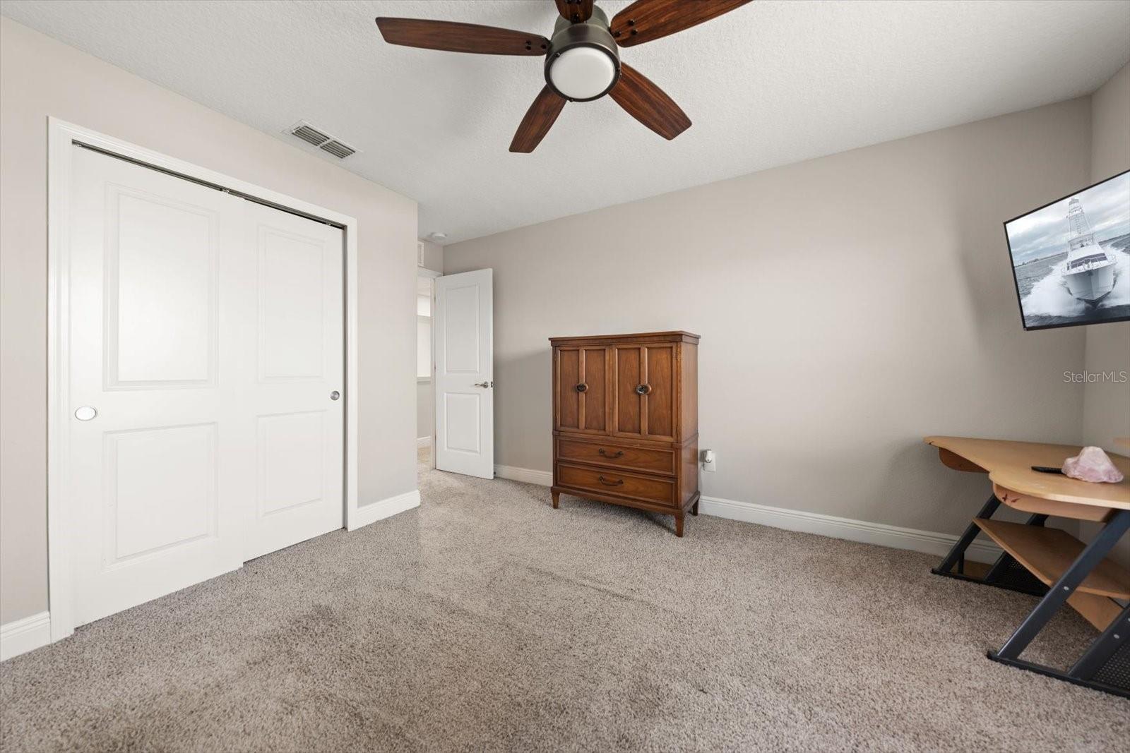 Listing photo id 22 for 5299 Neil Drive
