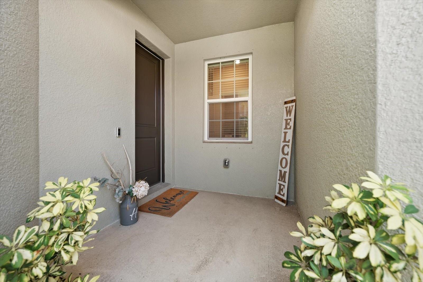 Listing photo id 2 for 5299 Neil Drive