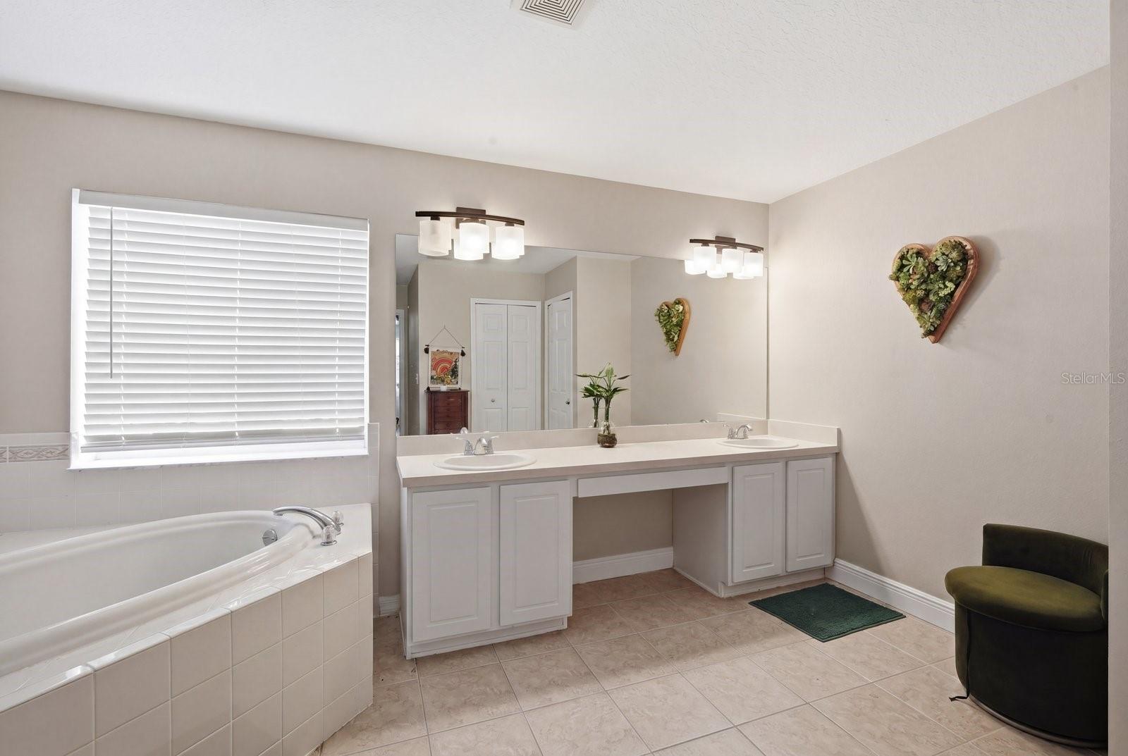 Image 19 of 35 For 19321 Sandy Springs Circle
