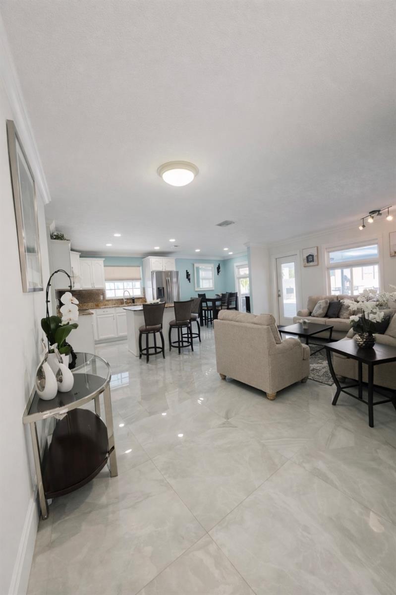 Listing photo id 8 for 6316 Fairway Boulevard