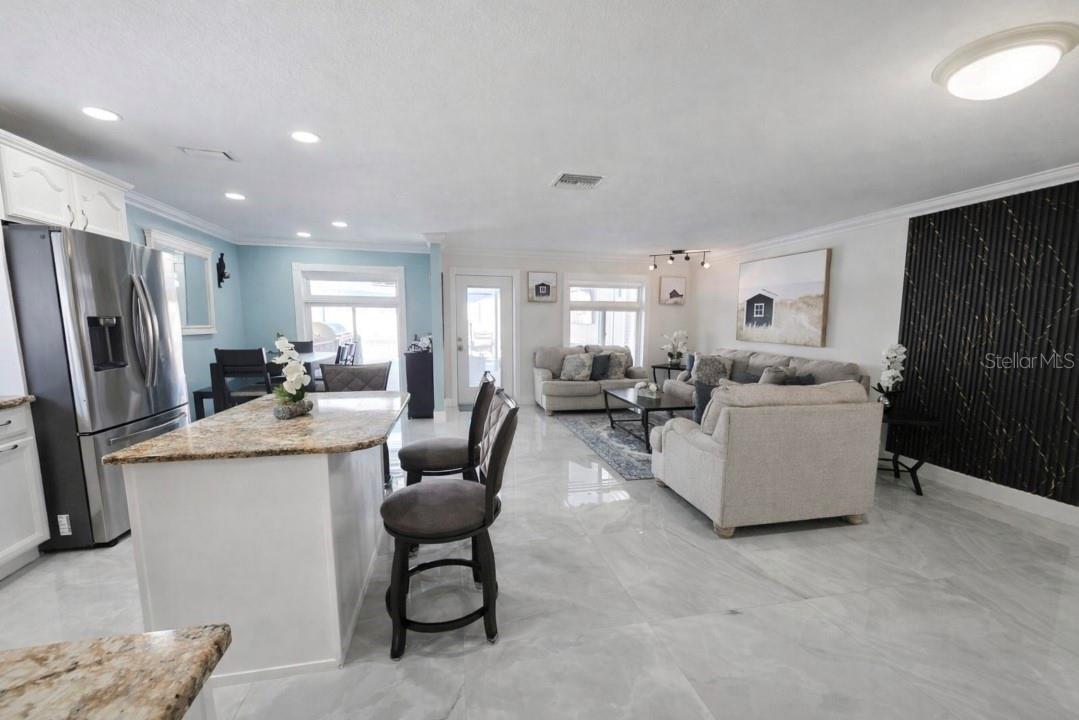 Listing photo id 9 for 6316 Fairway Boulevard