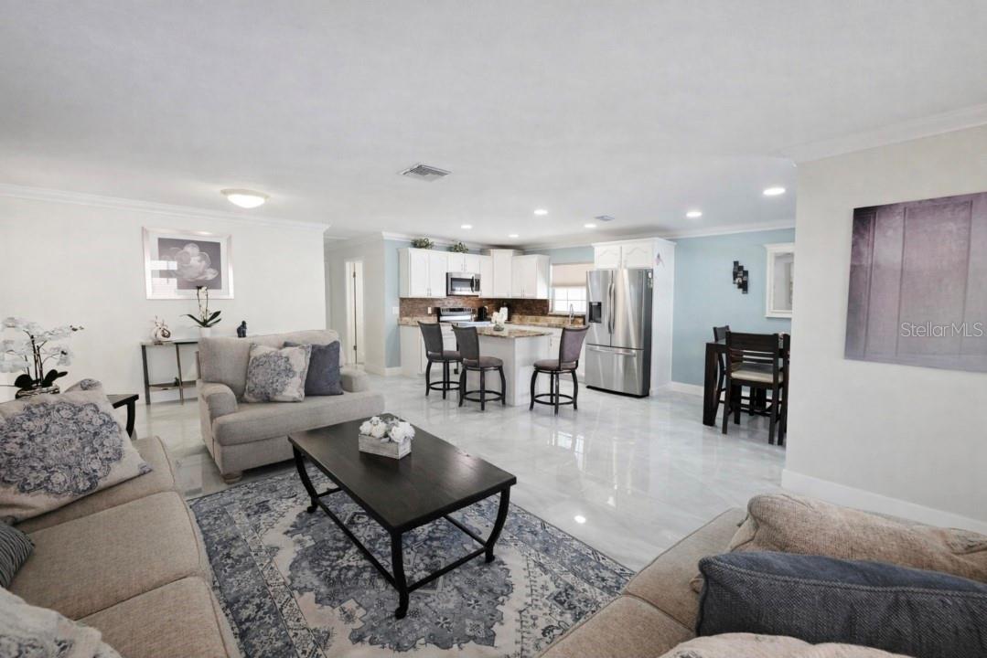 Listing photo id 10 for 6316 Fairway Boulevard
