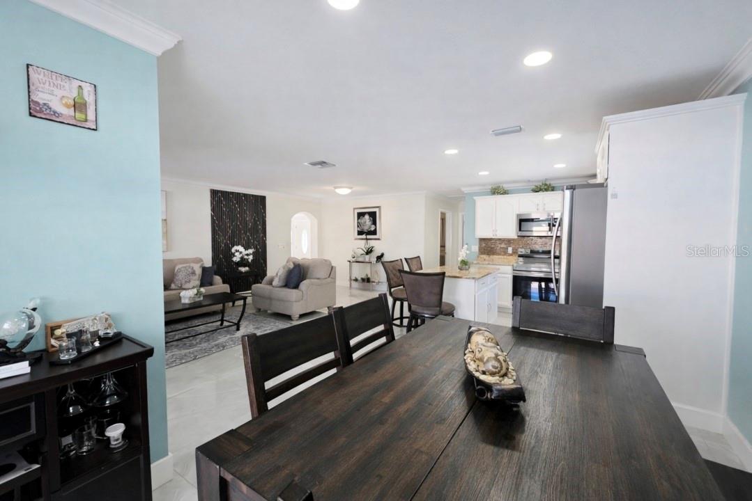 Listing photo id 11 for 6316 Fairway Boulevard