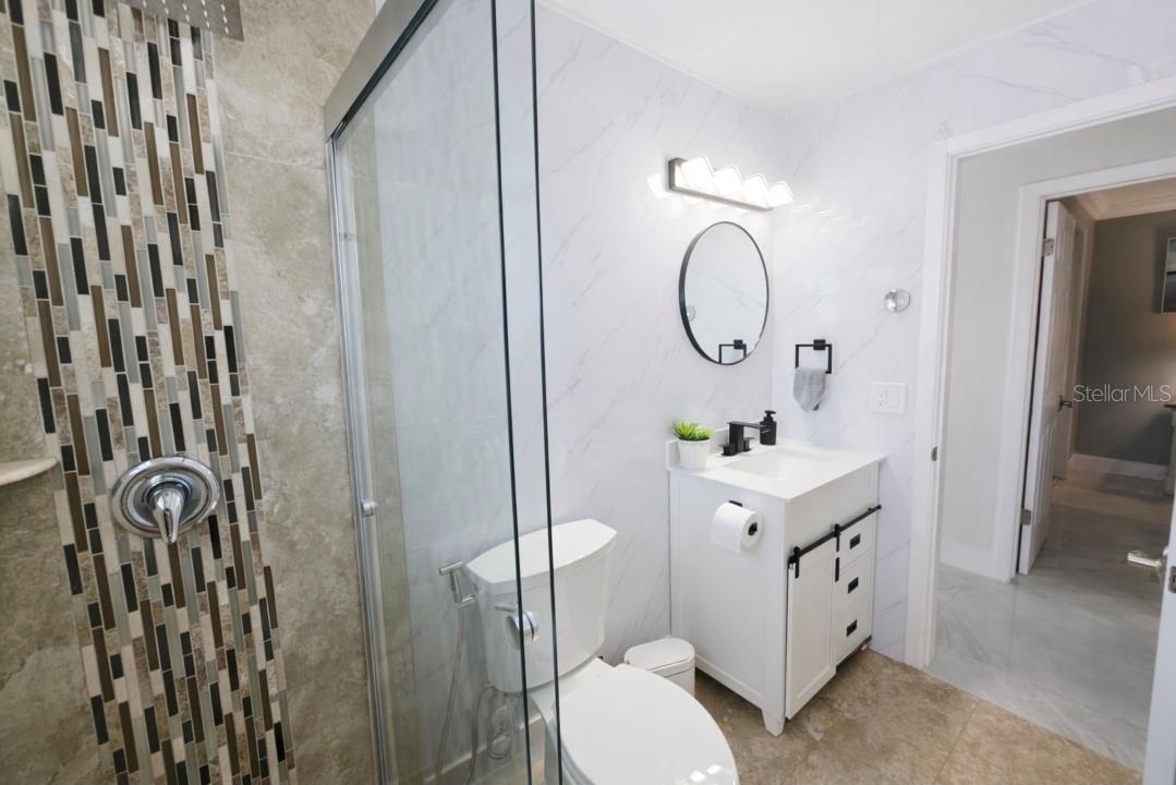 Listing photo id 14 for 6316 Fairway Boulevard