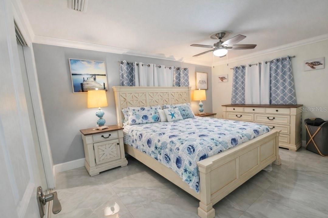 Listing photo id 17 for 6316 Fairway Boulevard