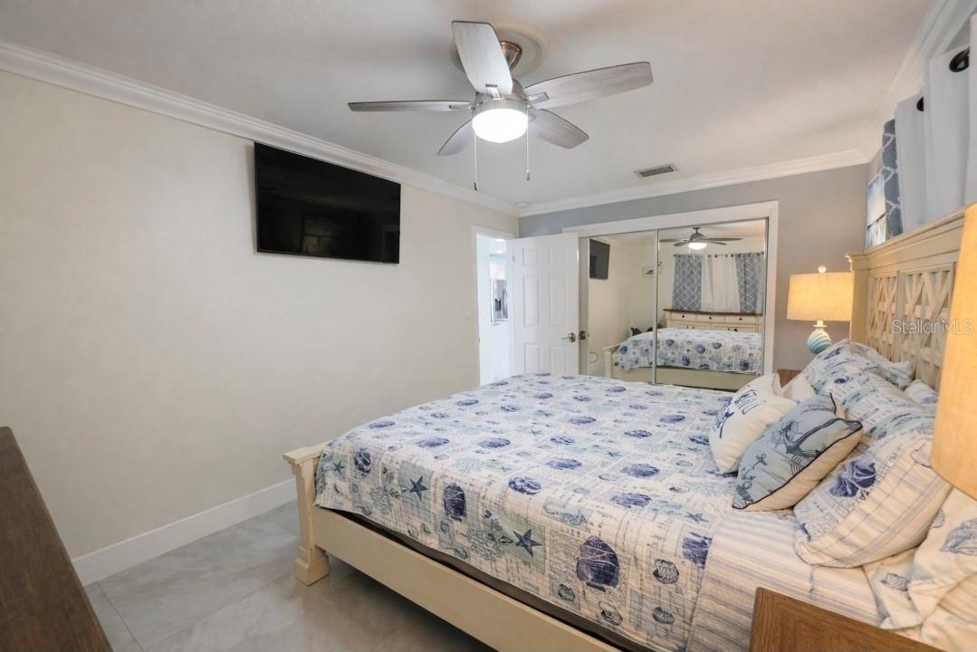 Listing photo id 19 for 6316 Fairway Boulevard
