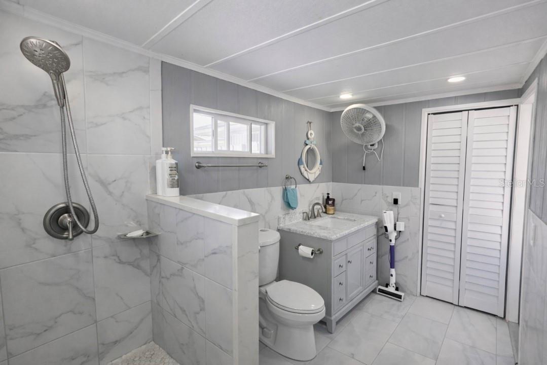 Listing photo id 23 for 6316 Fairway Boulevard