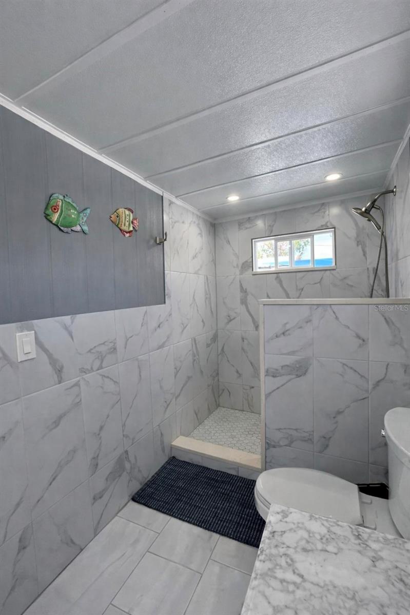 Listing photo id 24 for 6316 Fairway Boulevard