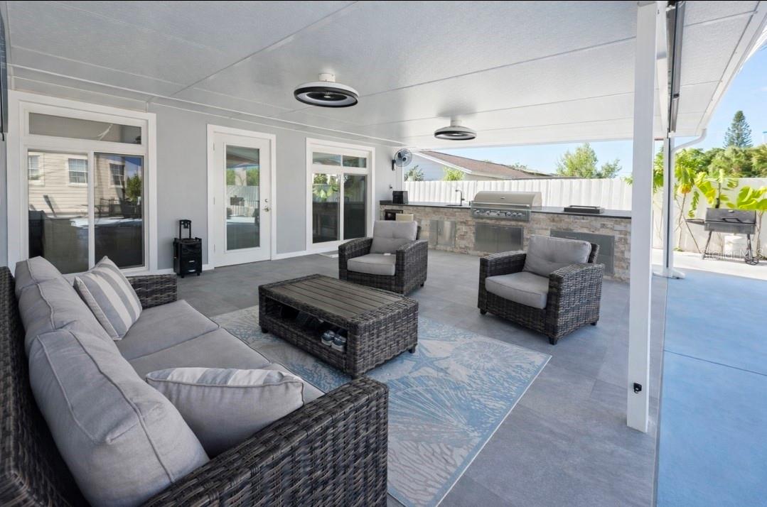 Listing photo id 26 for 6316 Fairway Boulevard