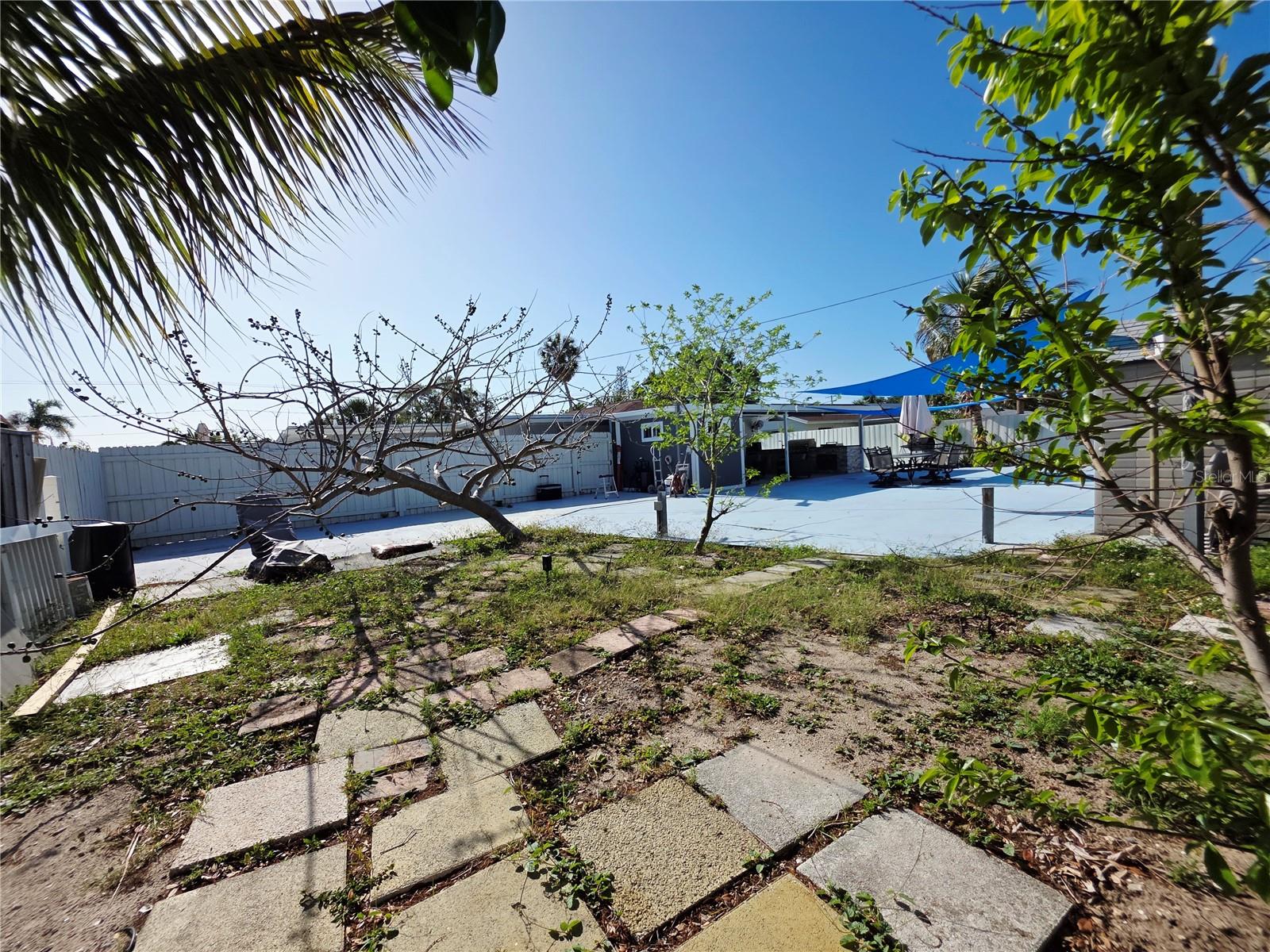 Listing photo id 31 for 6316 Fairway Boulevard
