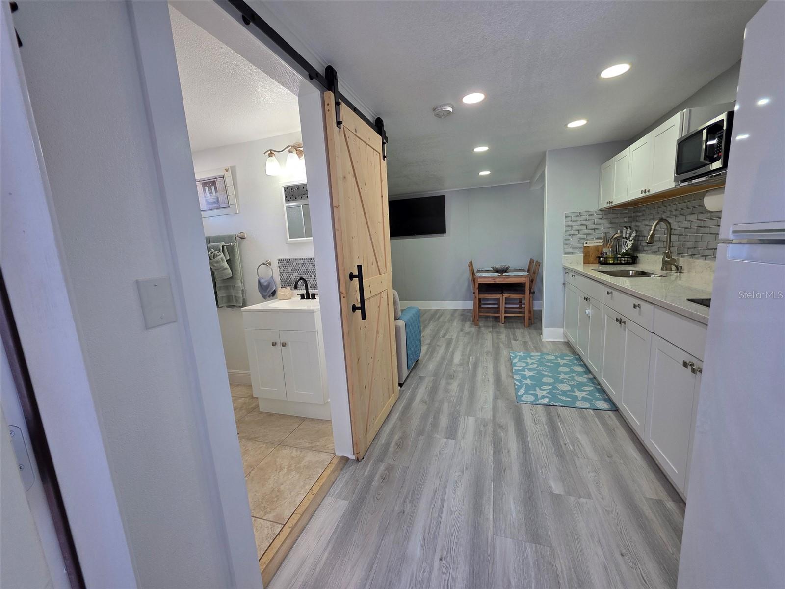 Listing photo id 35 for 6316 Fairway Boulevard