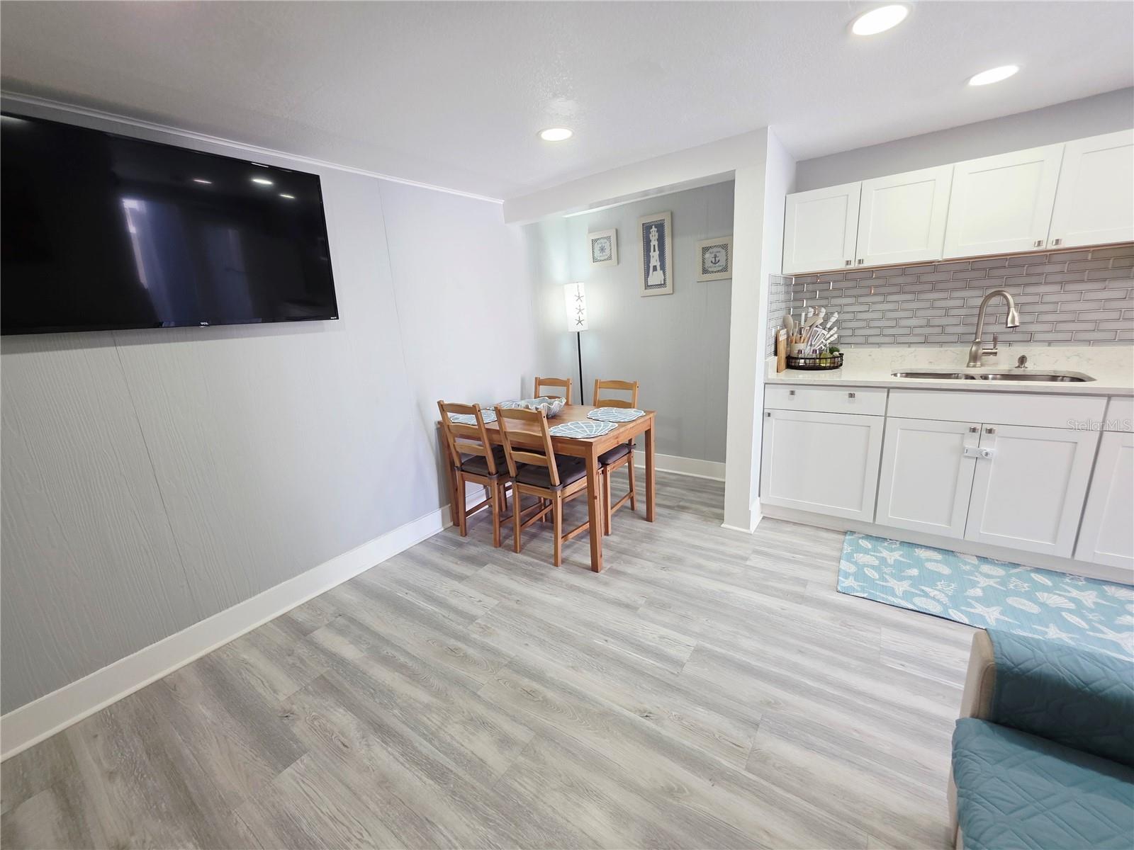 Listing photo id 39 for 6316 Fairway Boulevard