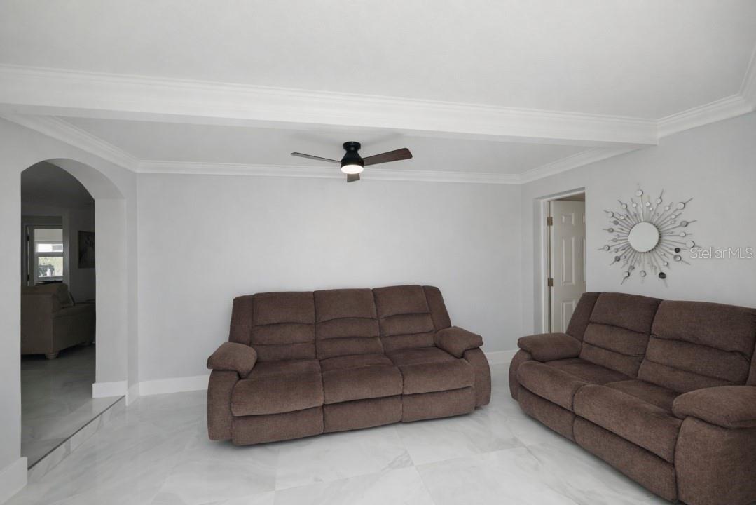 Listing photo id 4 for 6316 Fairway Boulevard