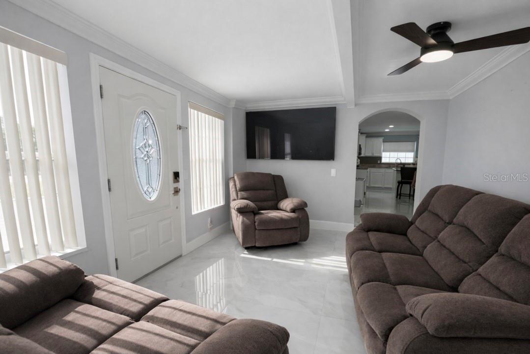 Listing photo id 5 for 6316 Fairway Boulevard