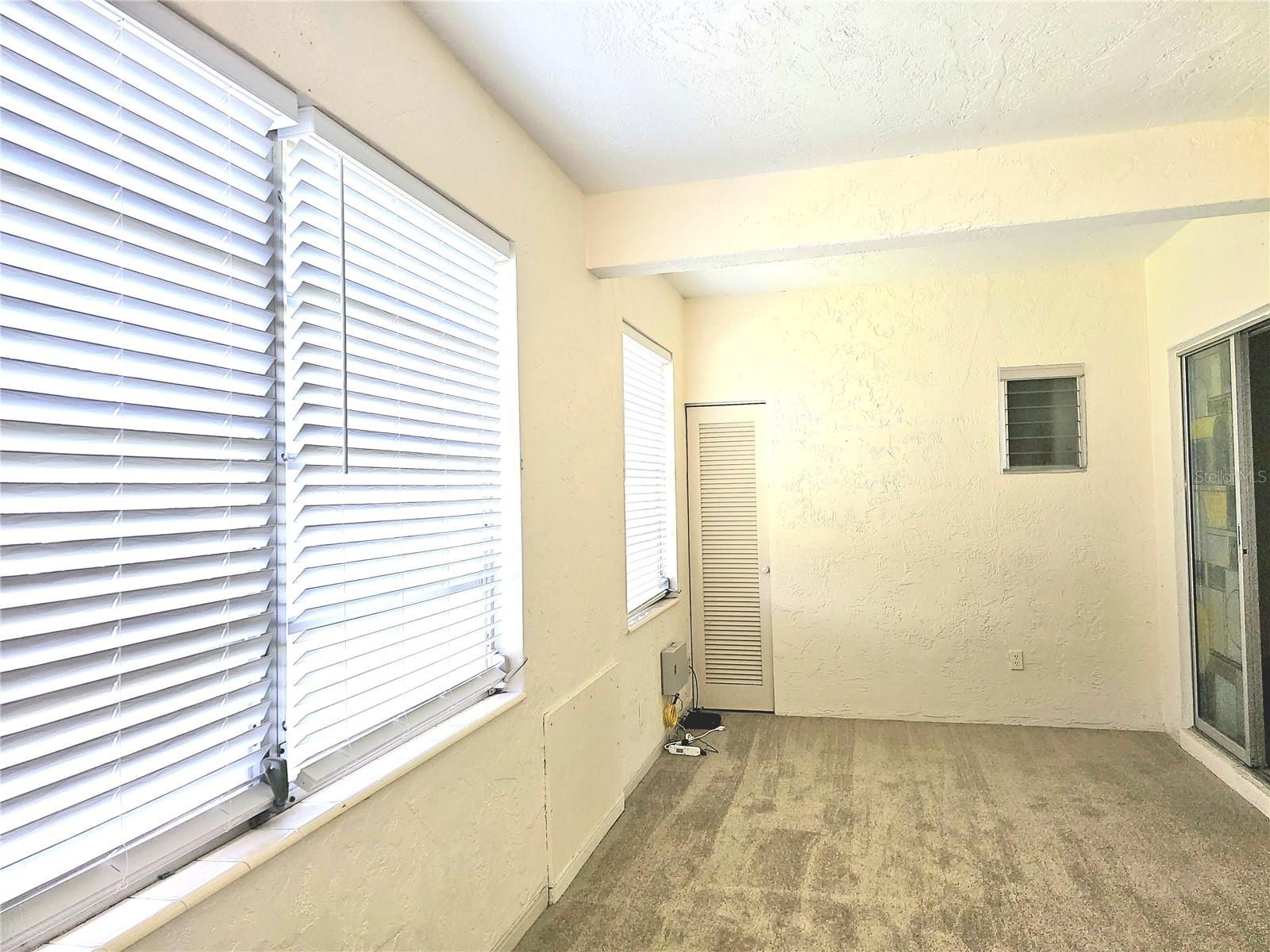 Image 10 of 66 For 2454 Australia Way E 46