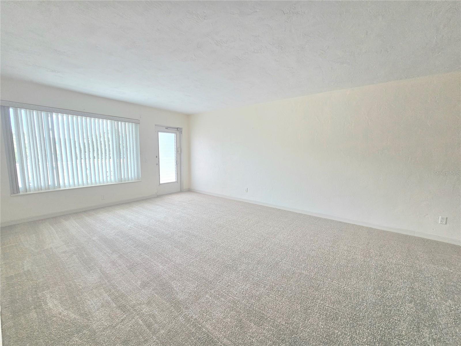 Image 19 of 66 For 2454 Australia Way E 46