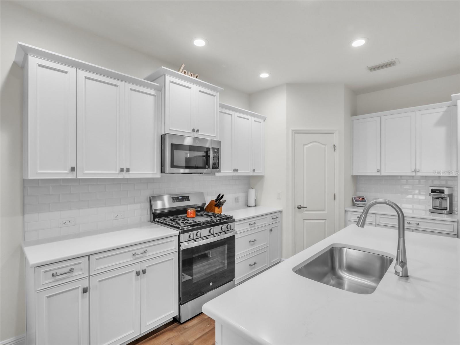 Image 11 of 30 For 10108 Hammock Brook Drive