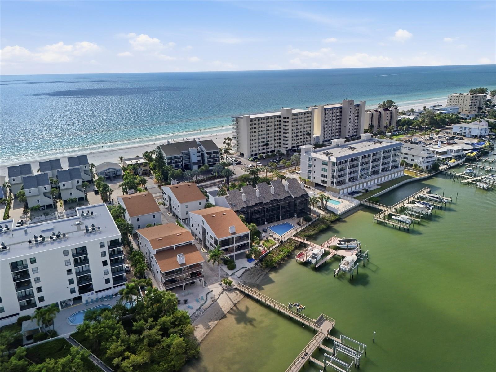 Image 2 of 24 For 19937 Gulf Boulevard B3