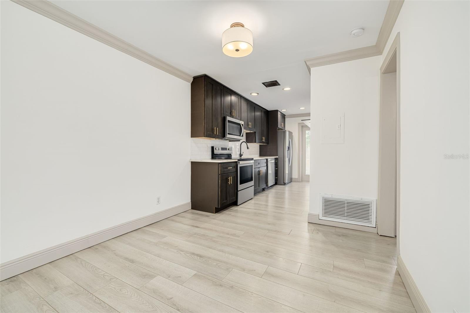 Image 8 of 27 For 535 32nd Avenue N 5