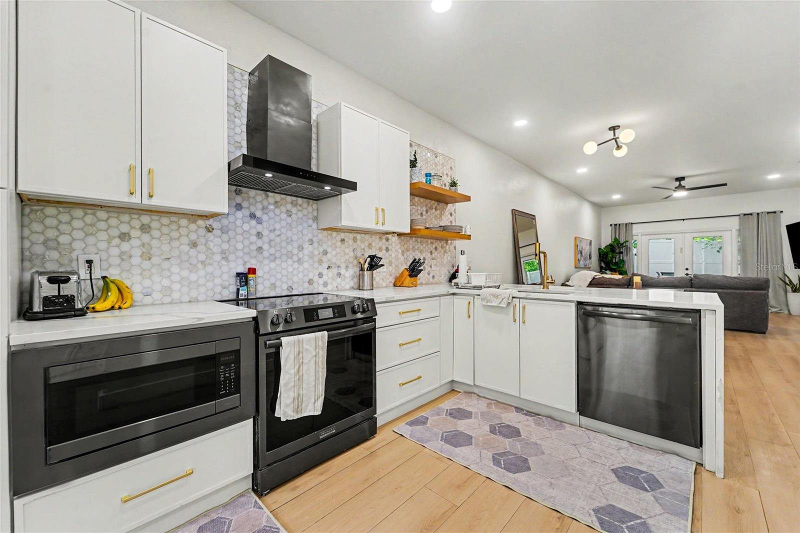 Image 2 of 30 For 2511 Texas Avenue B