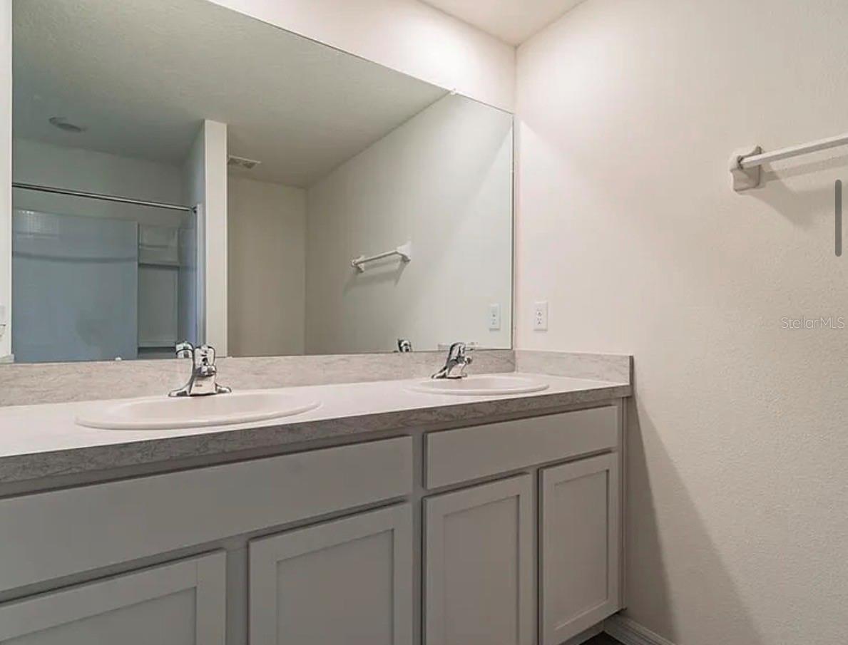 Image 18 of 29 For 649 Sunlit Coral Street