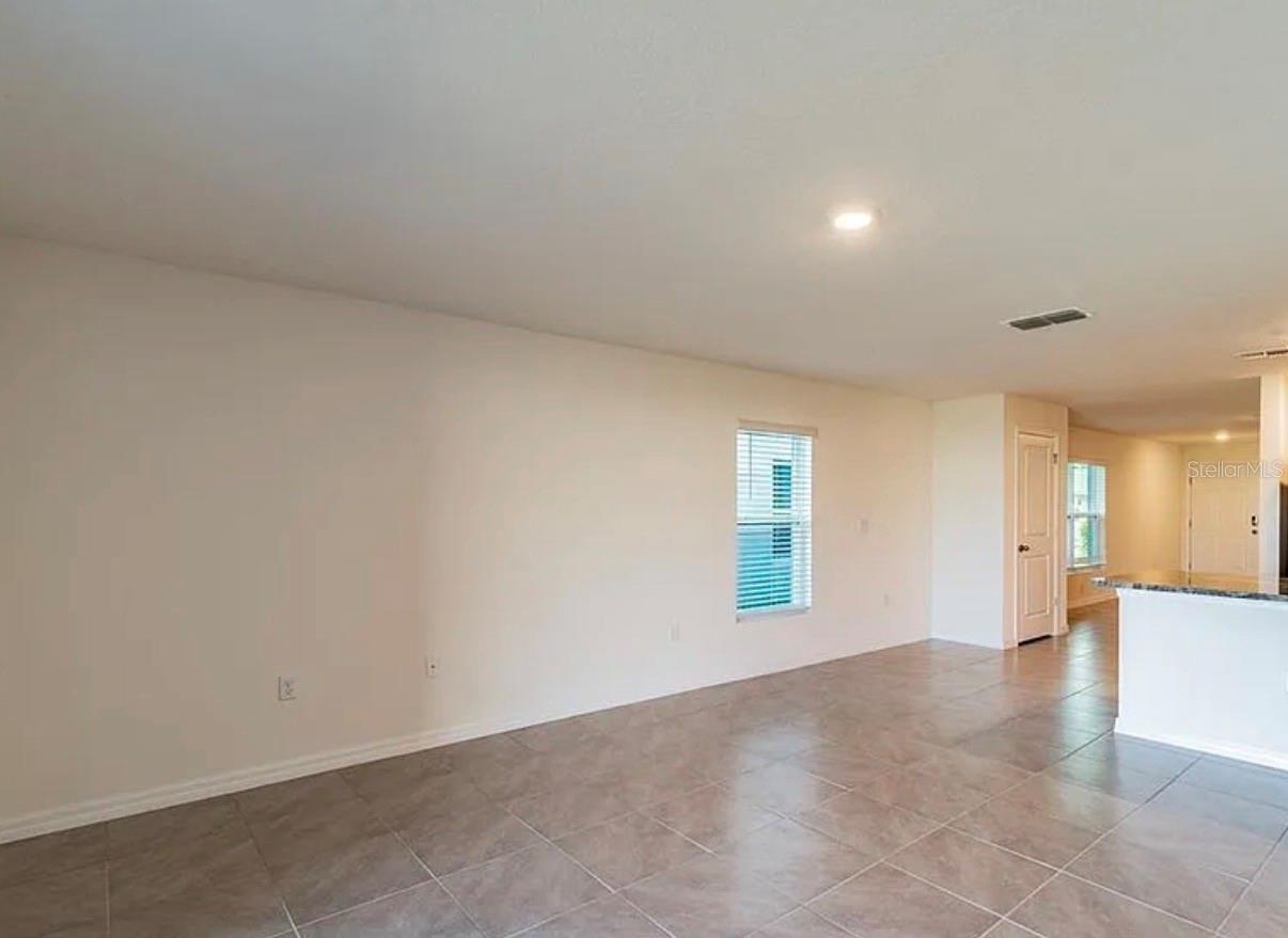 Image 8 of 29 For 649 Sunlit Coral Street