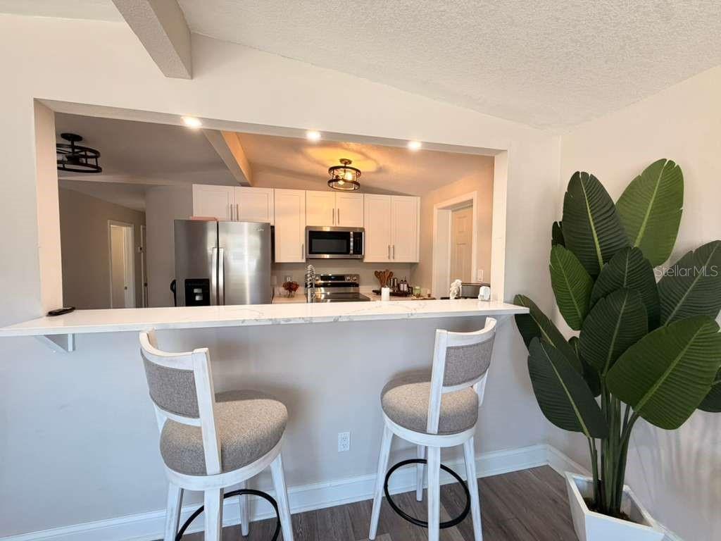 Listing photo id 8 for 4304 Arch Street