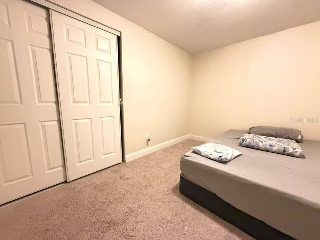 Listing photo id 15 for 4304 Arch Street