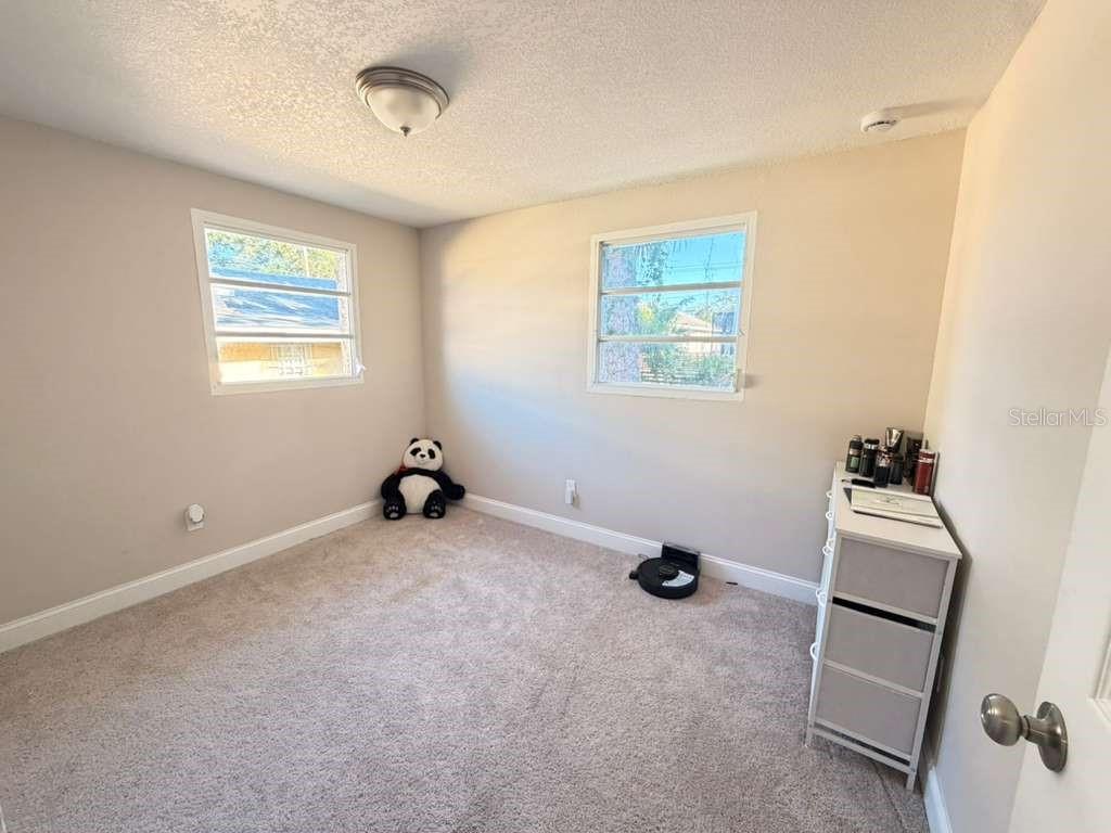 Listing photo id 17 for 4304 Arch Street
