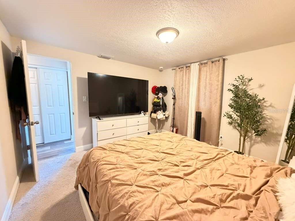 Listing photo id 18 for 4304 Arch Street