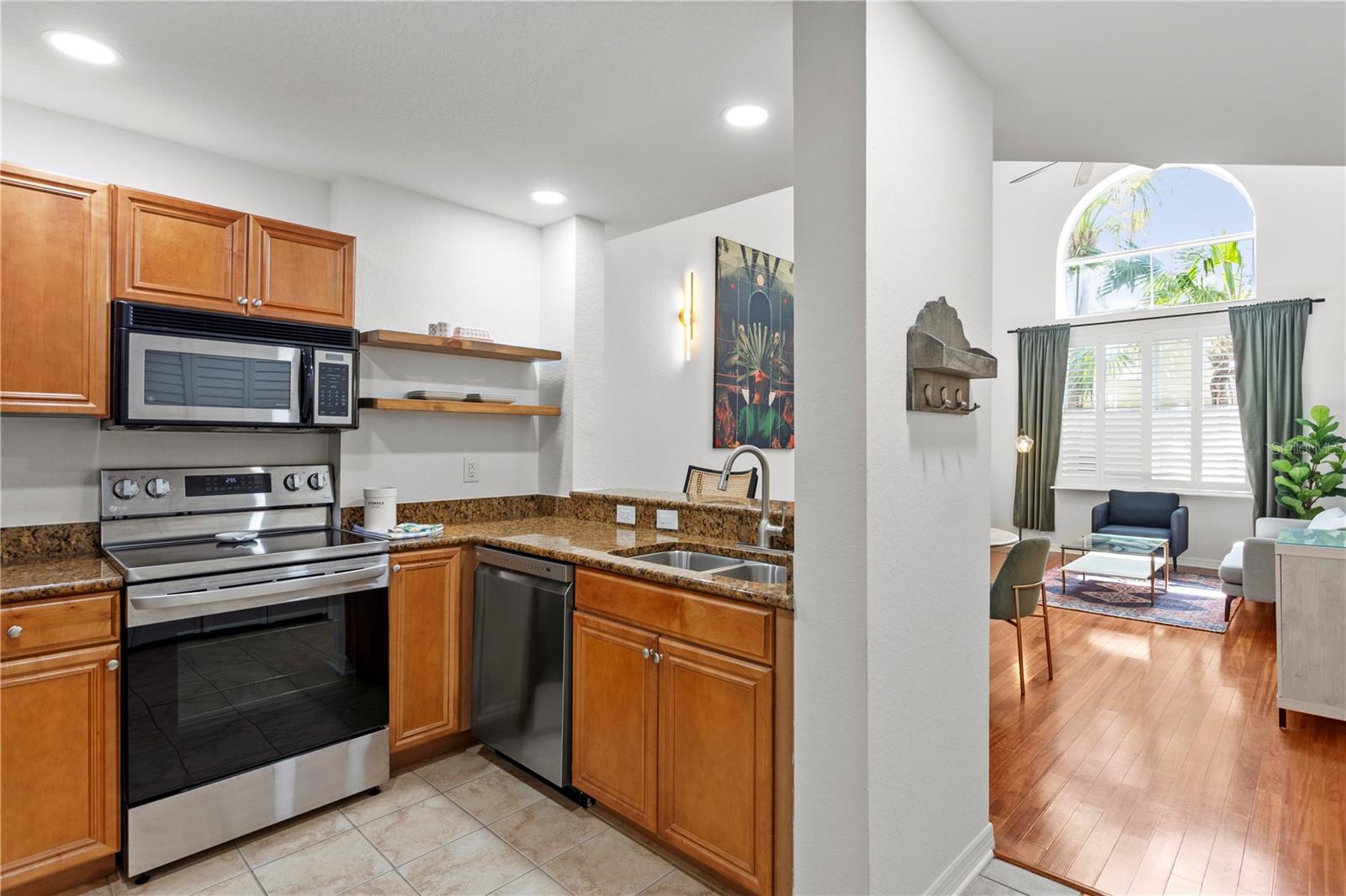 Image 11 of 46 For 700 Harbour Island Boulevard 109