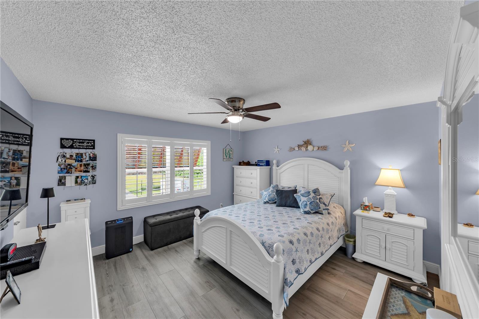 Image 3 of 58 For 5849 Park St N  202