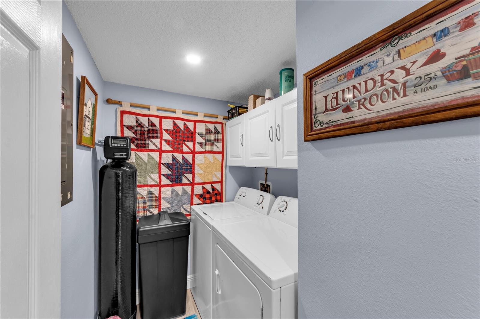 Image 7 of 58 For 5849 Park St N  202